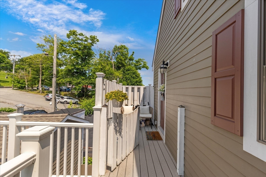 16 Main St # 303