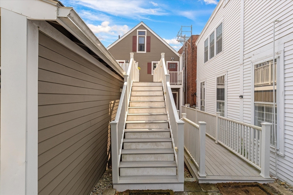 16 Main St # 303