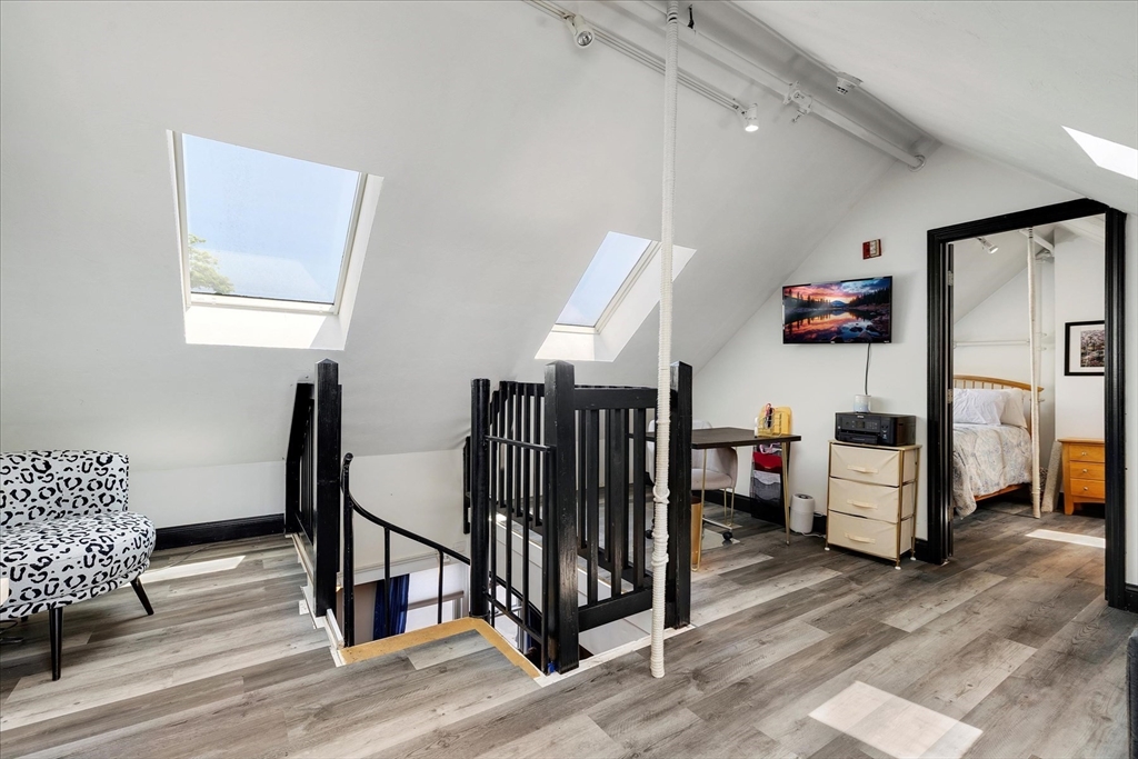 16 Main St # 303