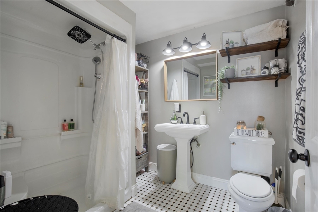16 Main St # 303