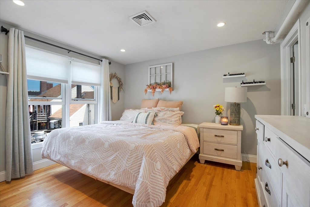 16 Main St # 303