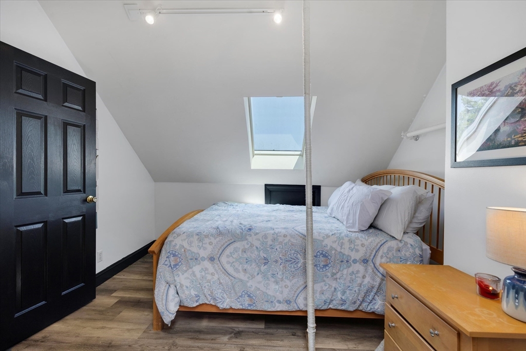 16 Main St # 303