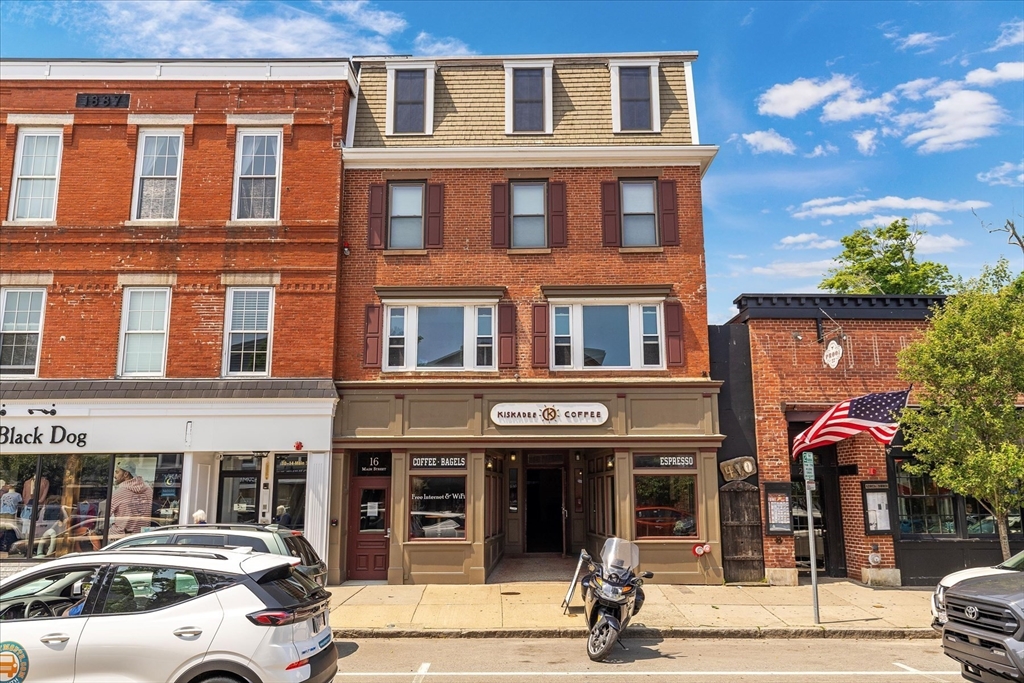 16 Main St # 303