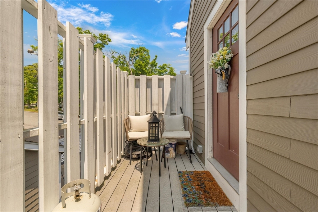 16 Main St # 303
