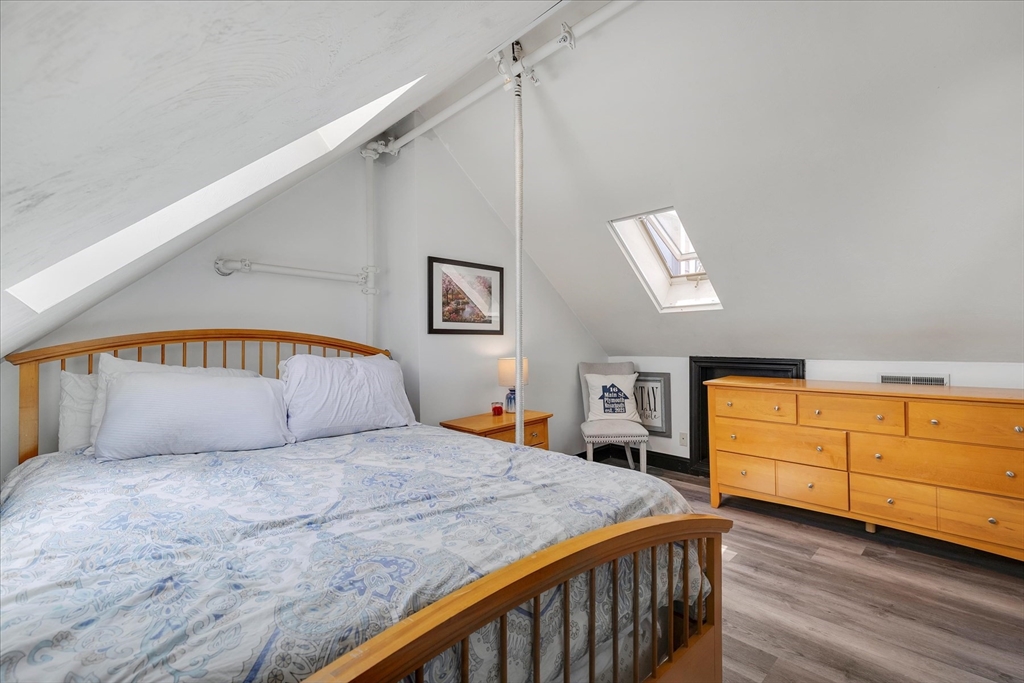 16 Main St # 303