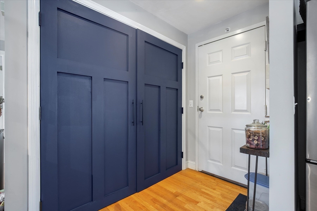 16 Main St # 303