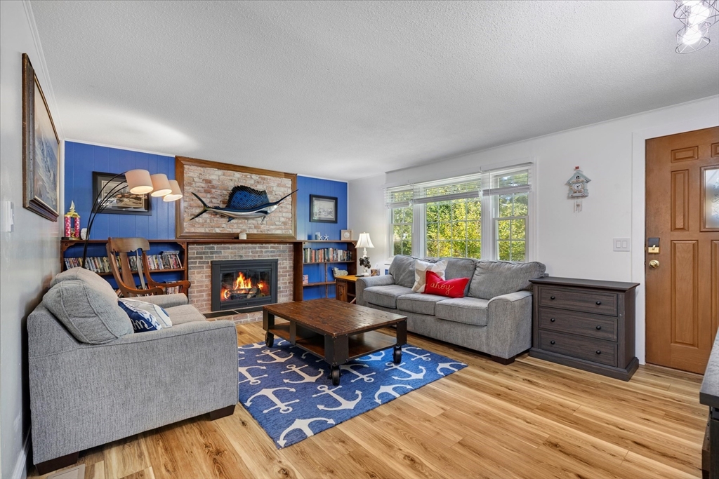 49 Village Ln
