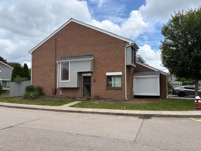 64 Laurelwood Dr # 64