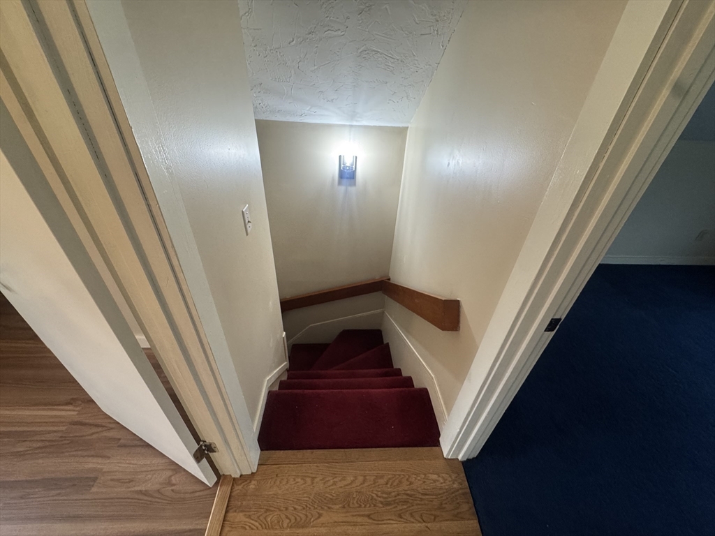 39 Burt St