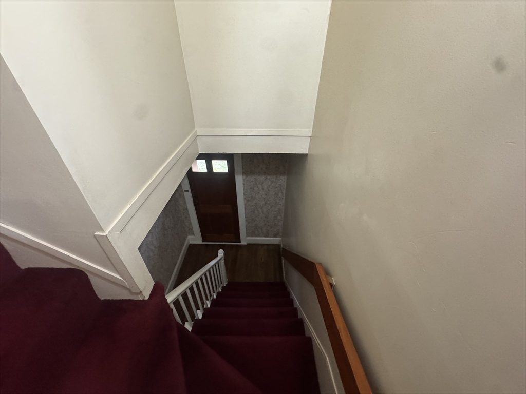 39 Burt St
