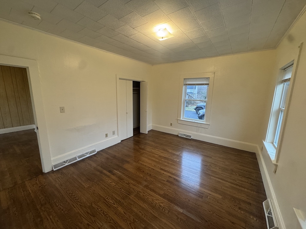 39 Burt St