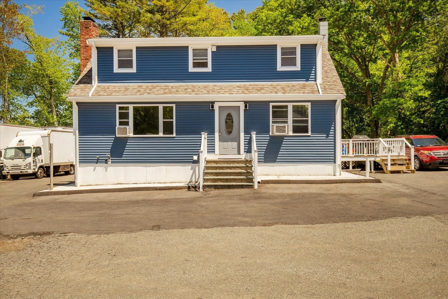 365 Elm St