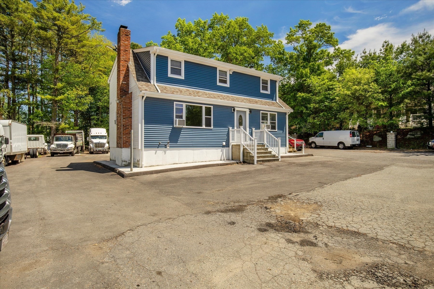 365 Elm St