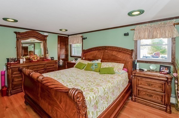 365 Elm St