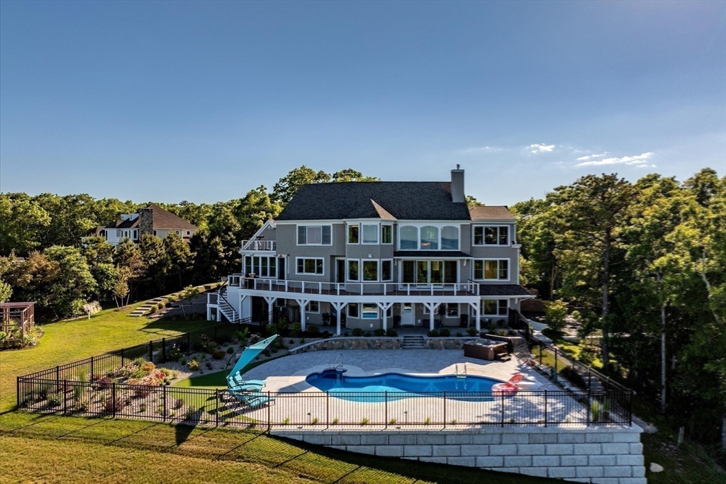 9 Clare Rd