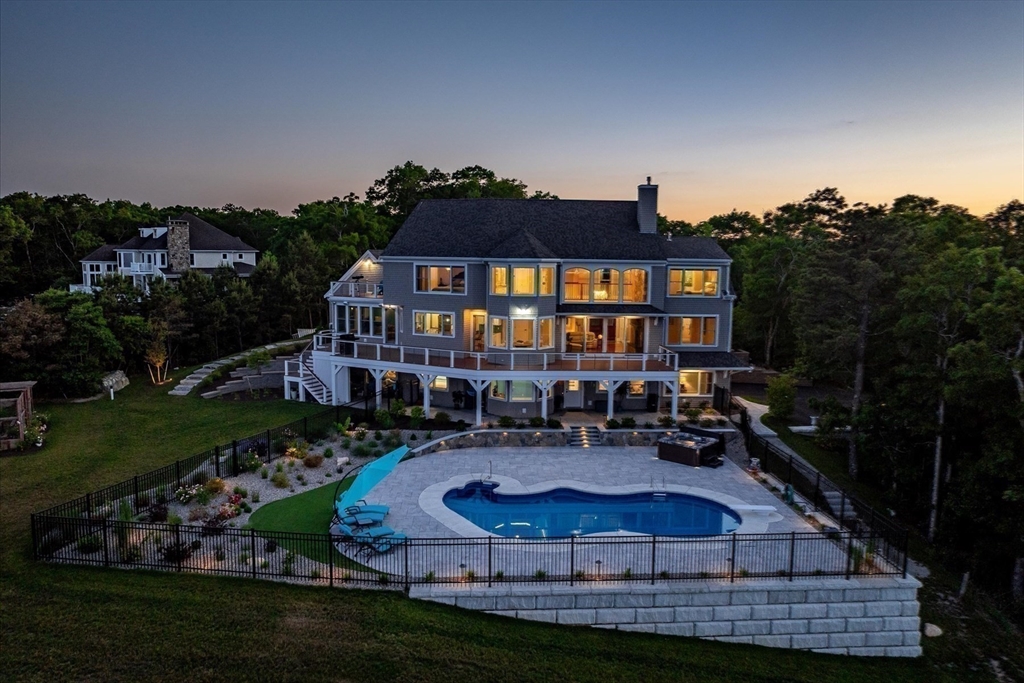 9 Clare Rd