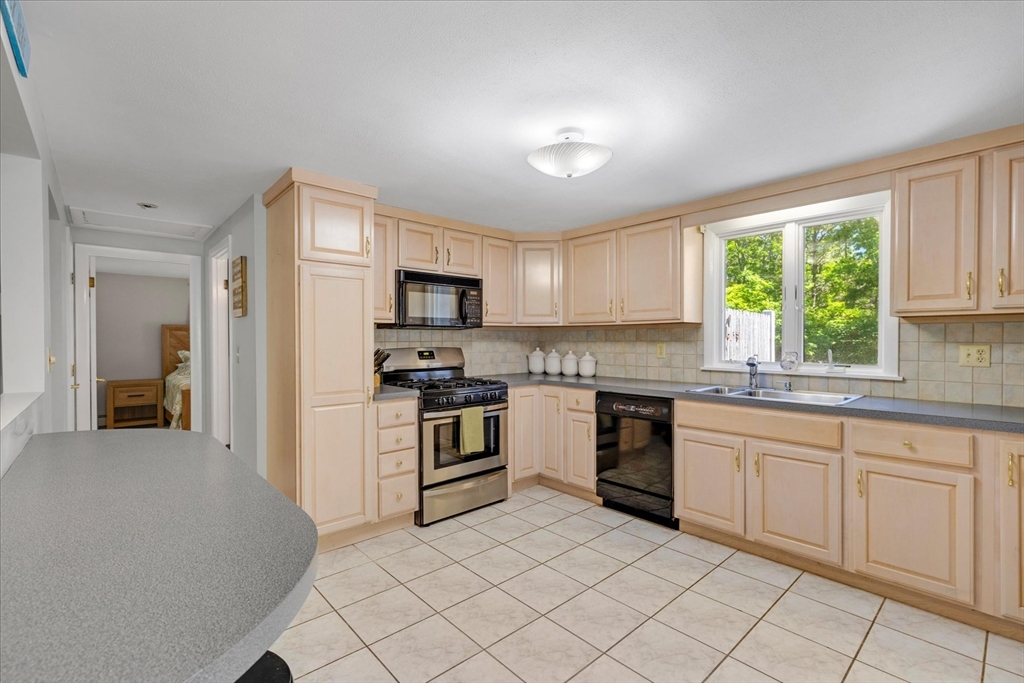 6 Parkwood Ct