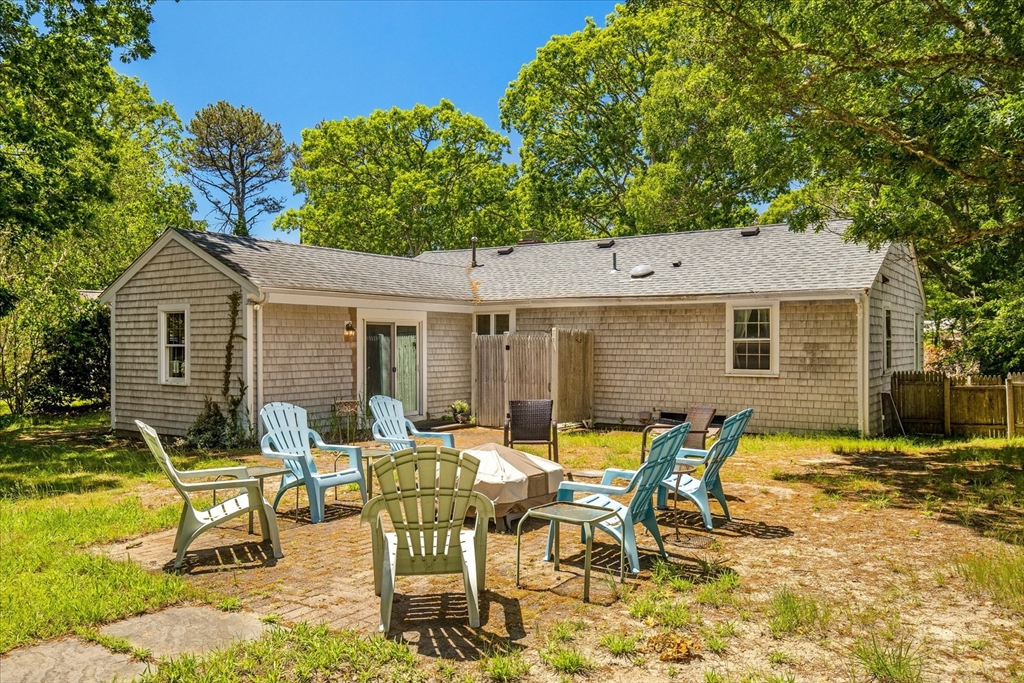 6 Parkwood Ct