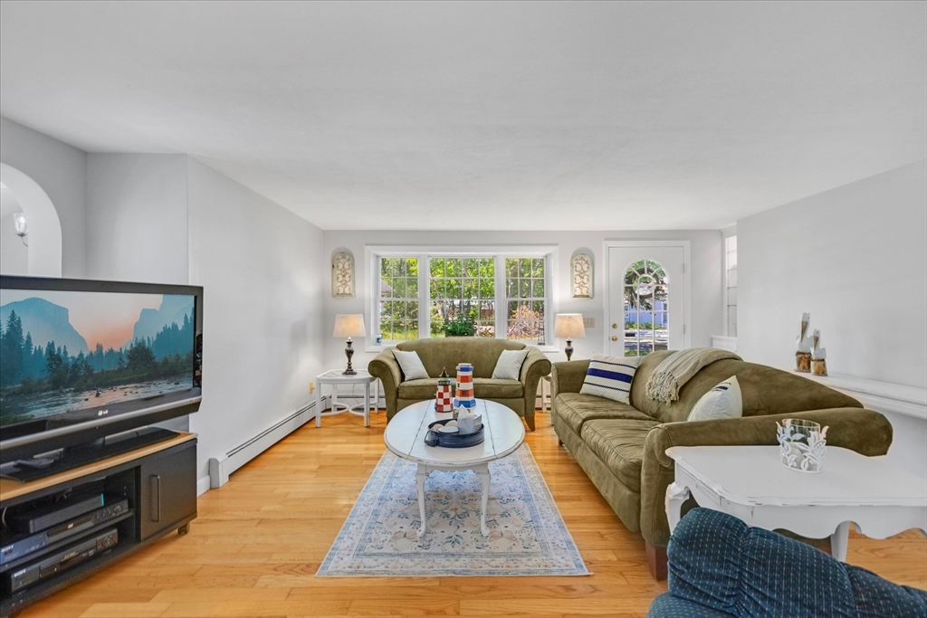 6 Parkwood Ct