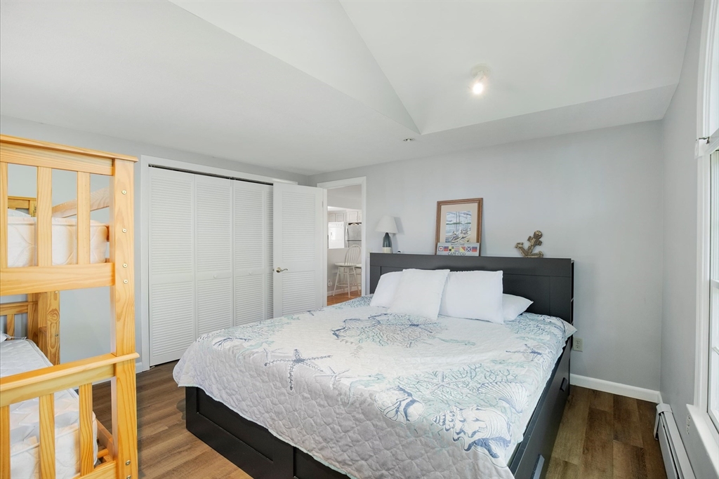 6 Parkwood Ct