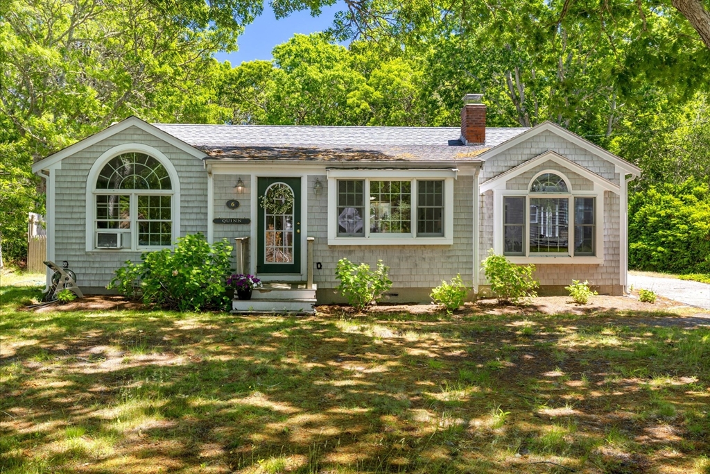 6 Parkwood Ct