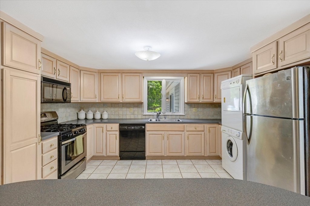 6 Parkwood Ct
