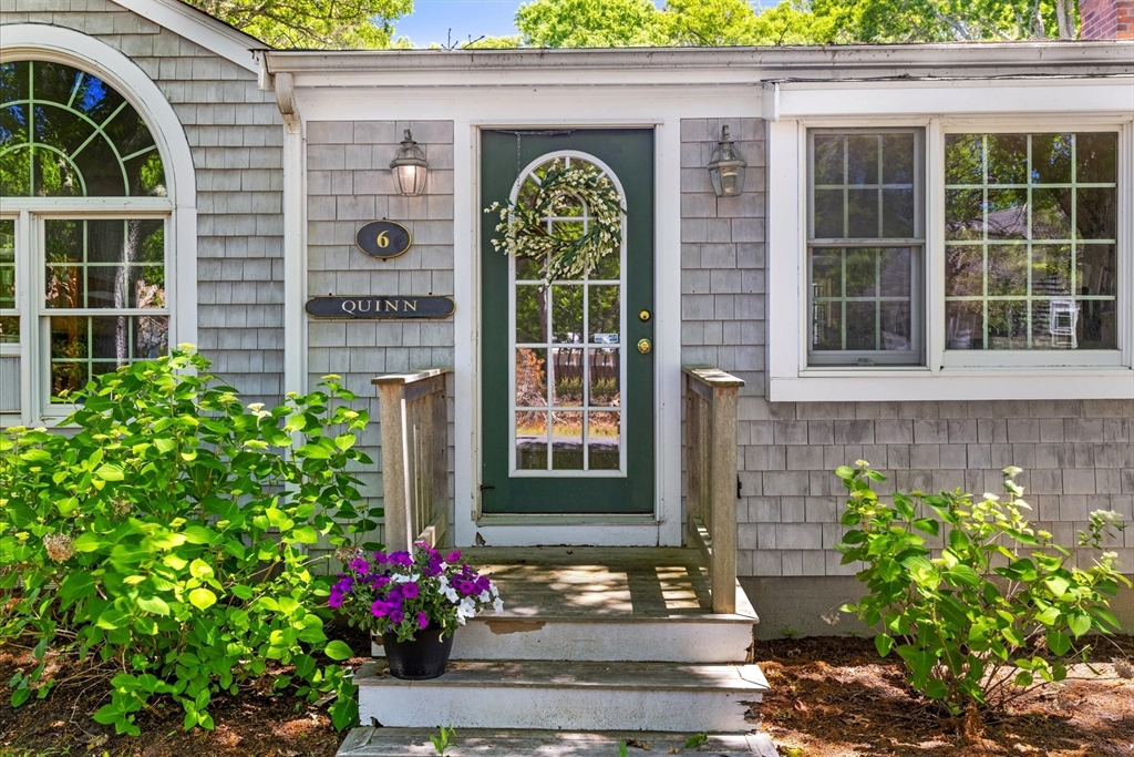 6 Parkwood Ct
