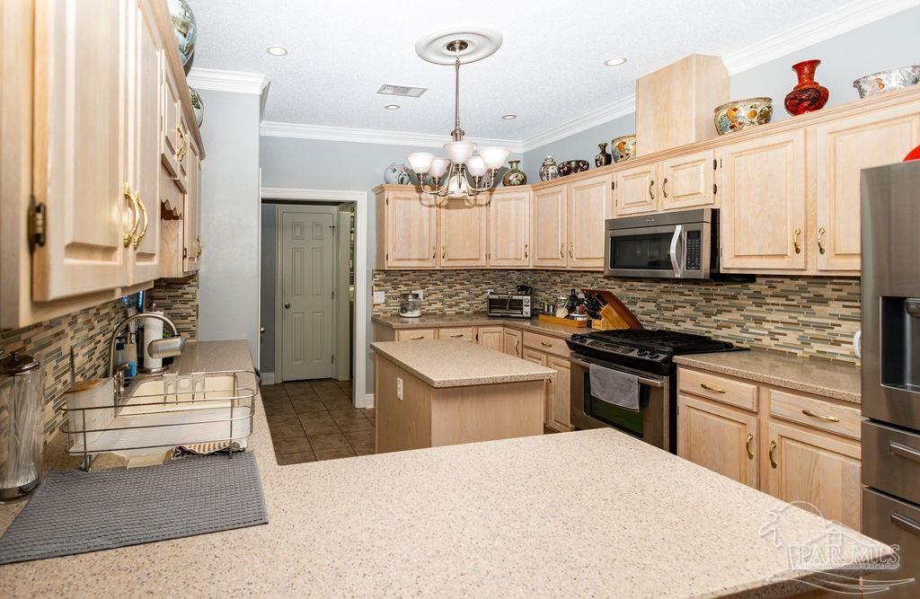 6310 Summer Cir