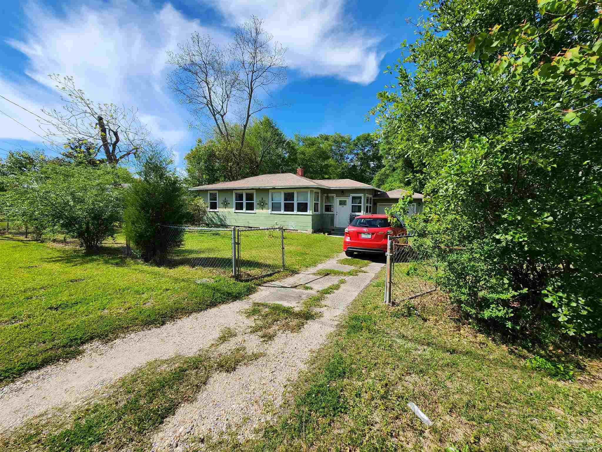 108 Vaughn Ave