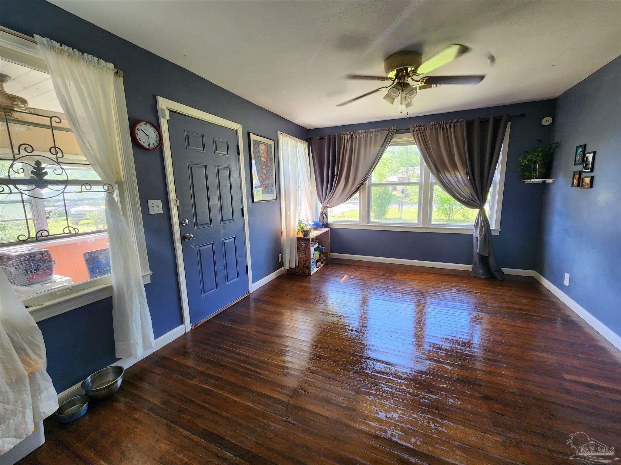 108 Vaughn Ave