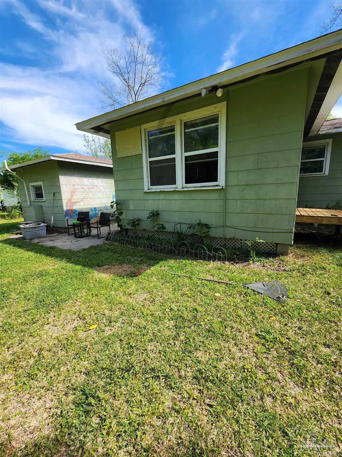 108 Vaughn Ave