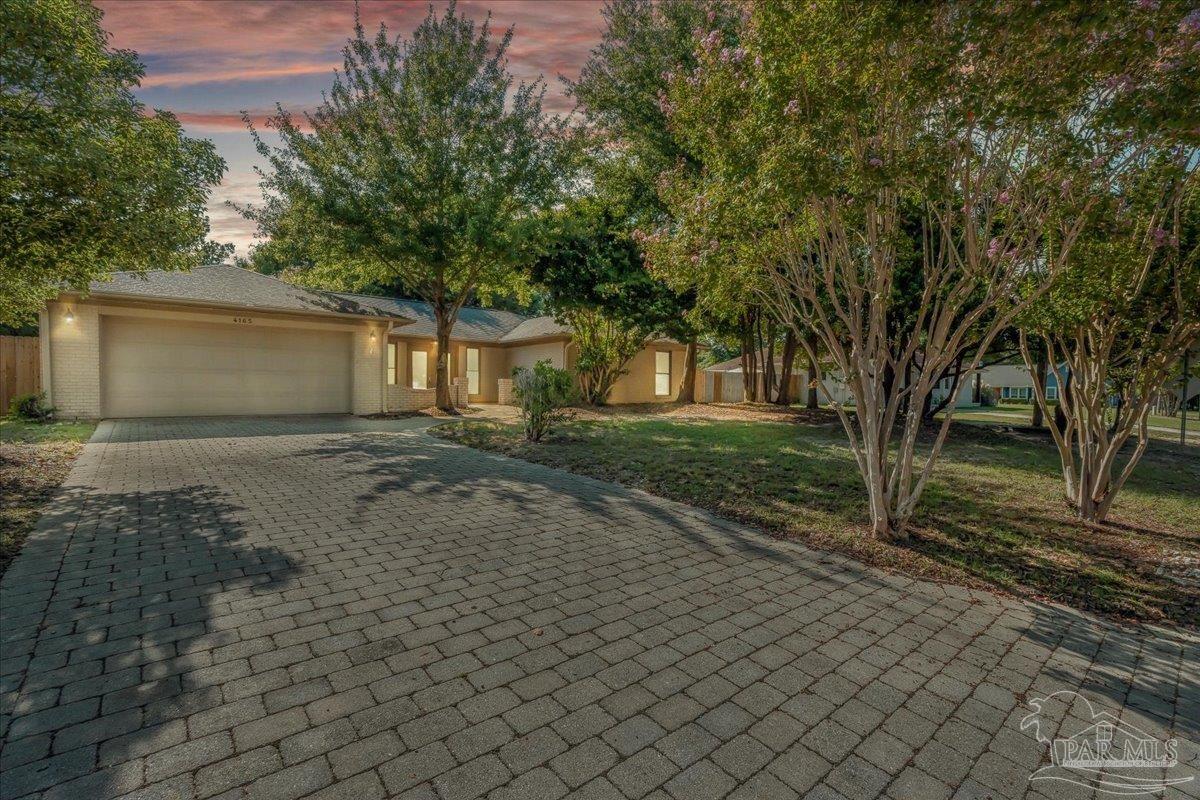 4165 Monteigne Dr