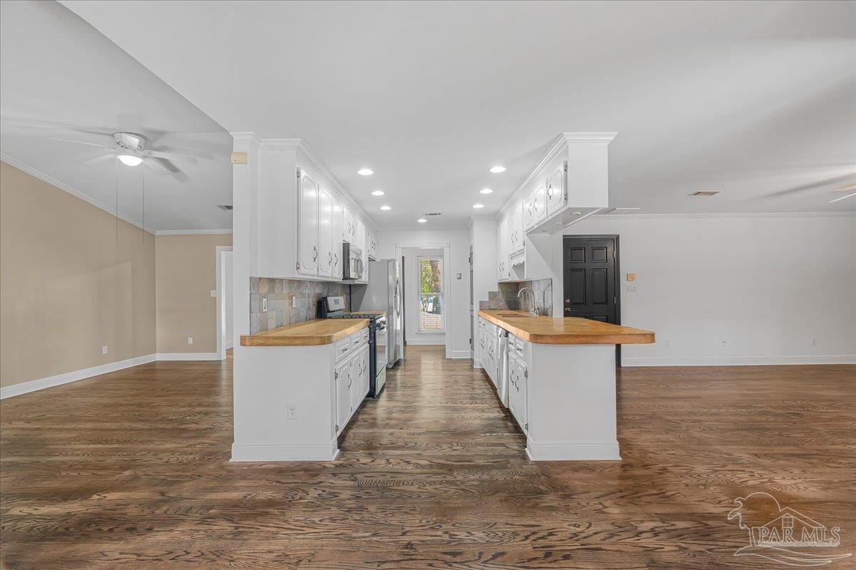 4165 Monteigne Dr