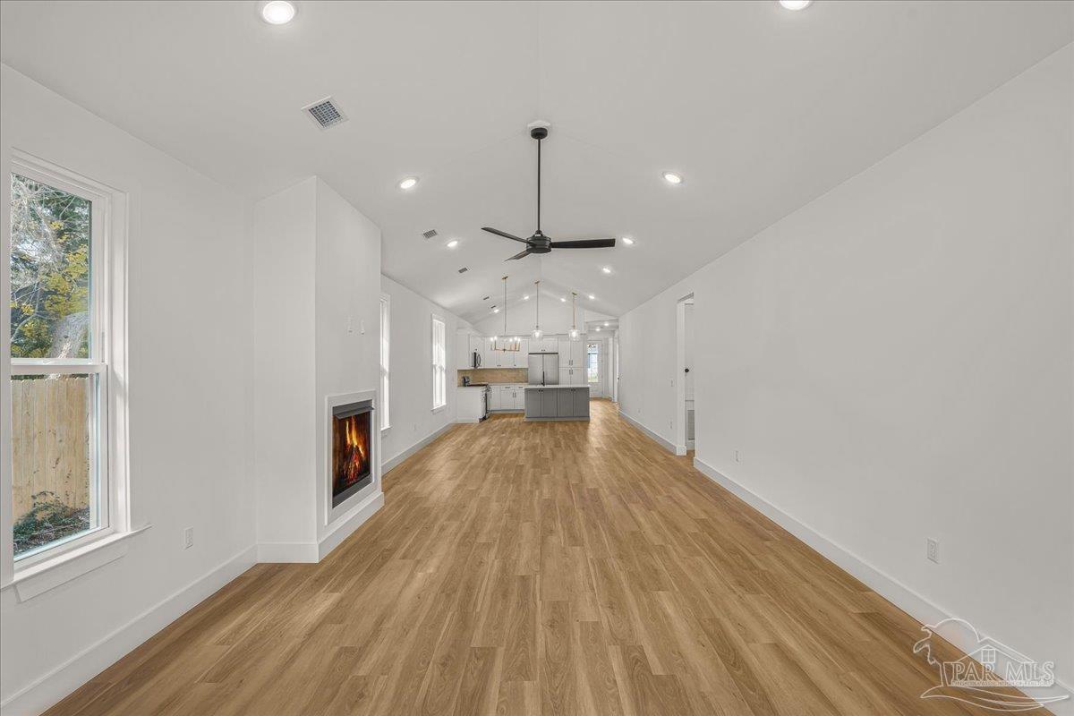2807 E Gonzales St