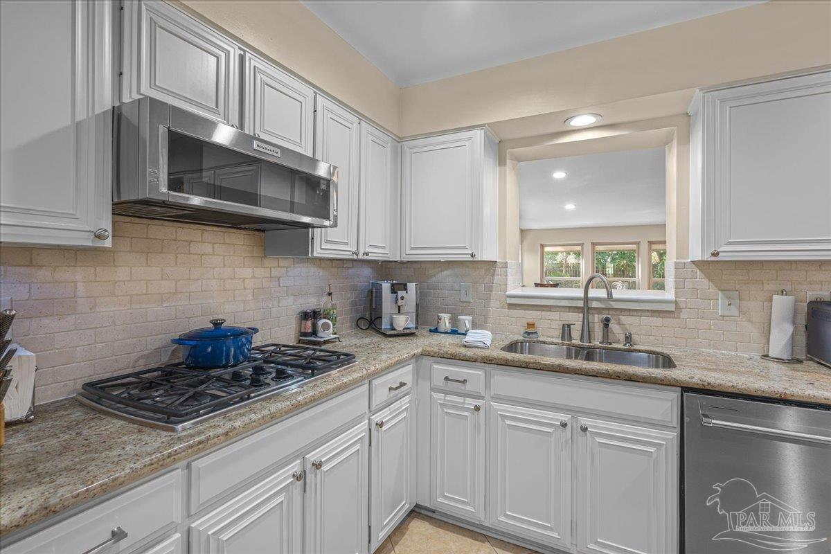 3925 Montalvo Dr