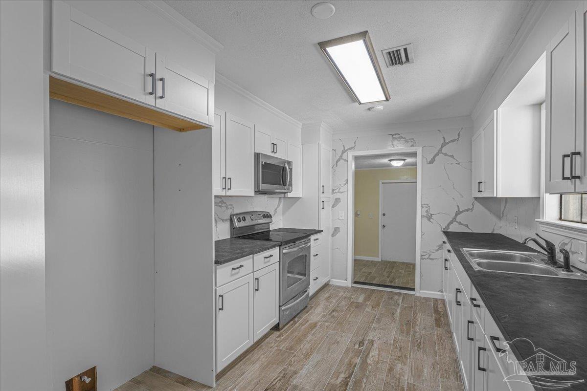4977 Sanchez Ln