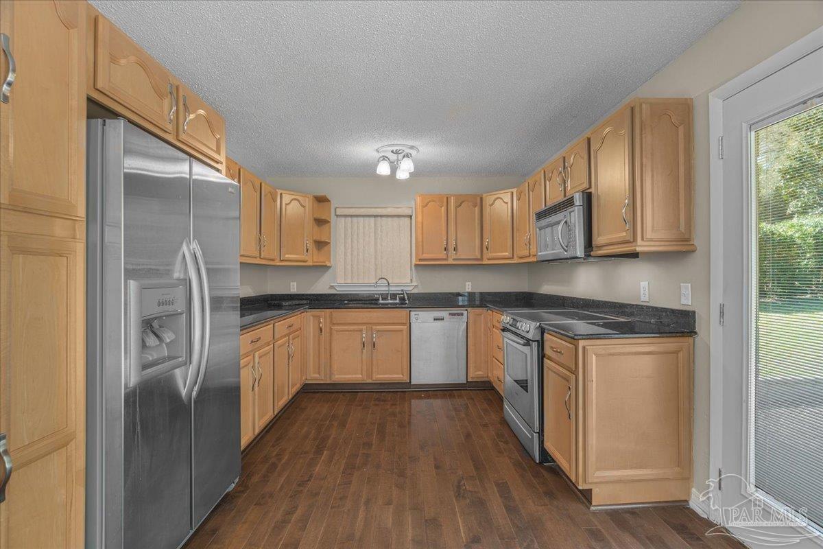 5067 Crestwood Rd