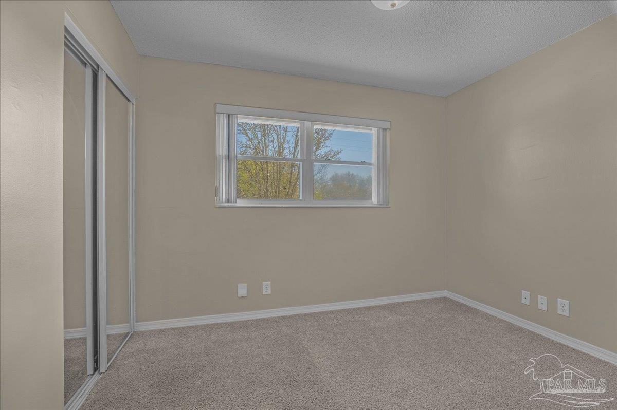 5067 Crestwood Rd