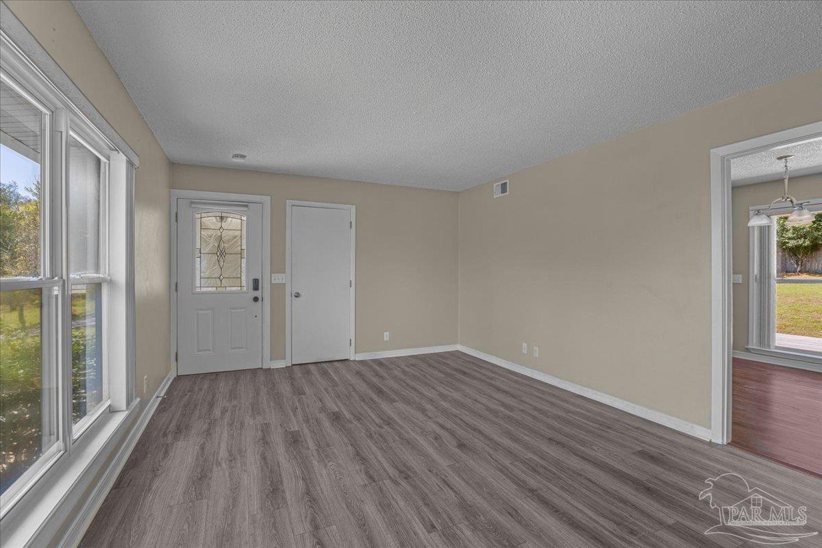 5067 Crestwood Rd
