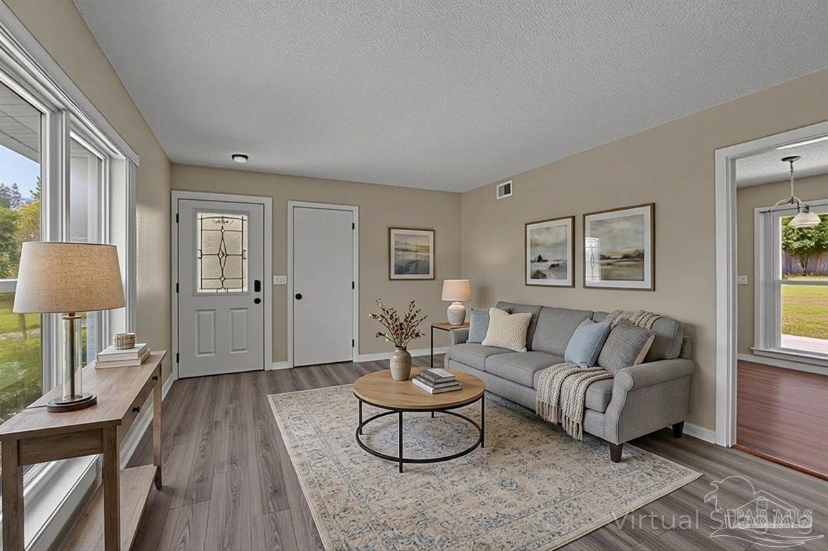 5067 Crestwood Rd
