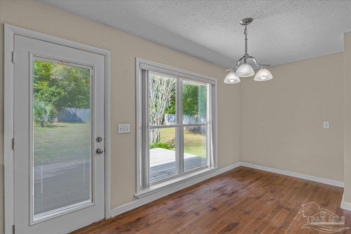 5067 Crestwood Rd