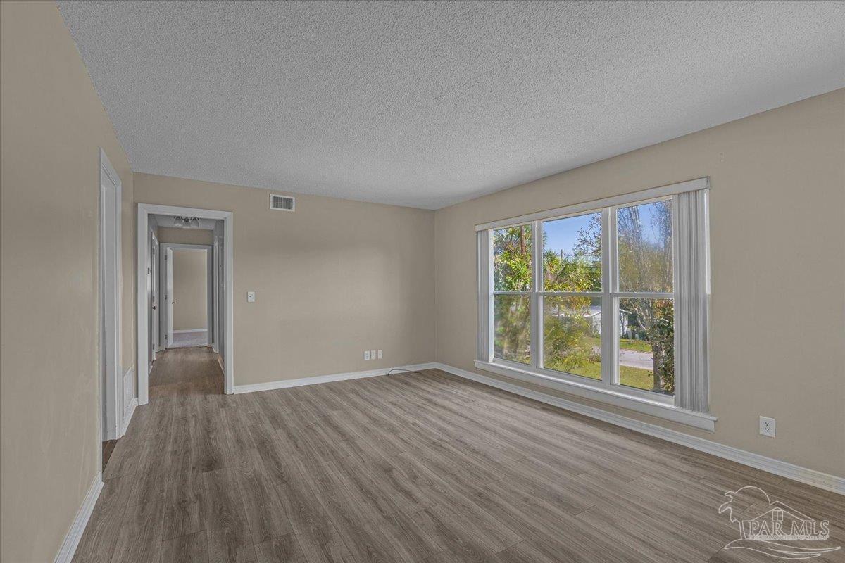 5067 Crestwood Rd