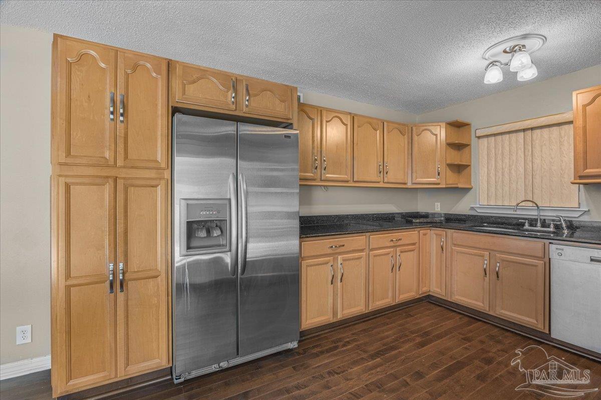 5067 Crestwood Rd