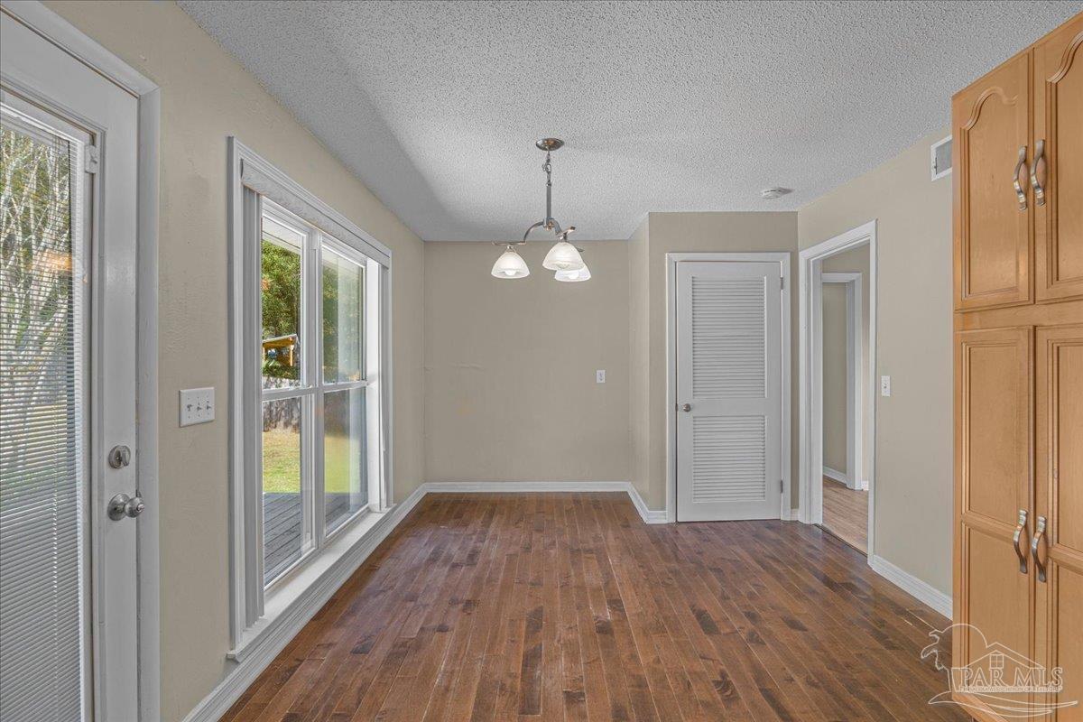 5067 Crestwood Rd
