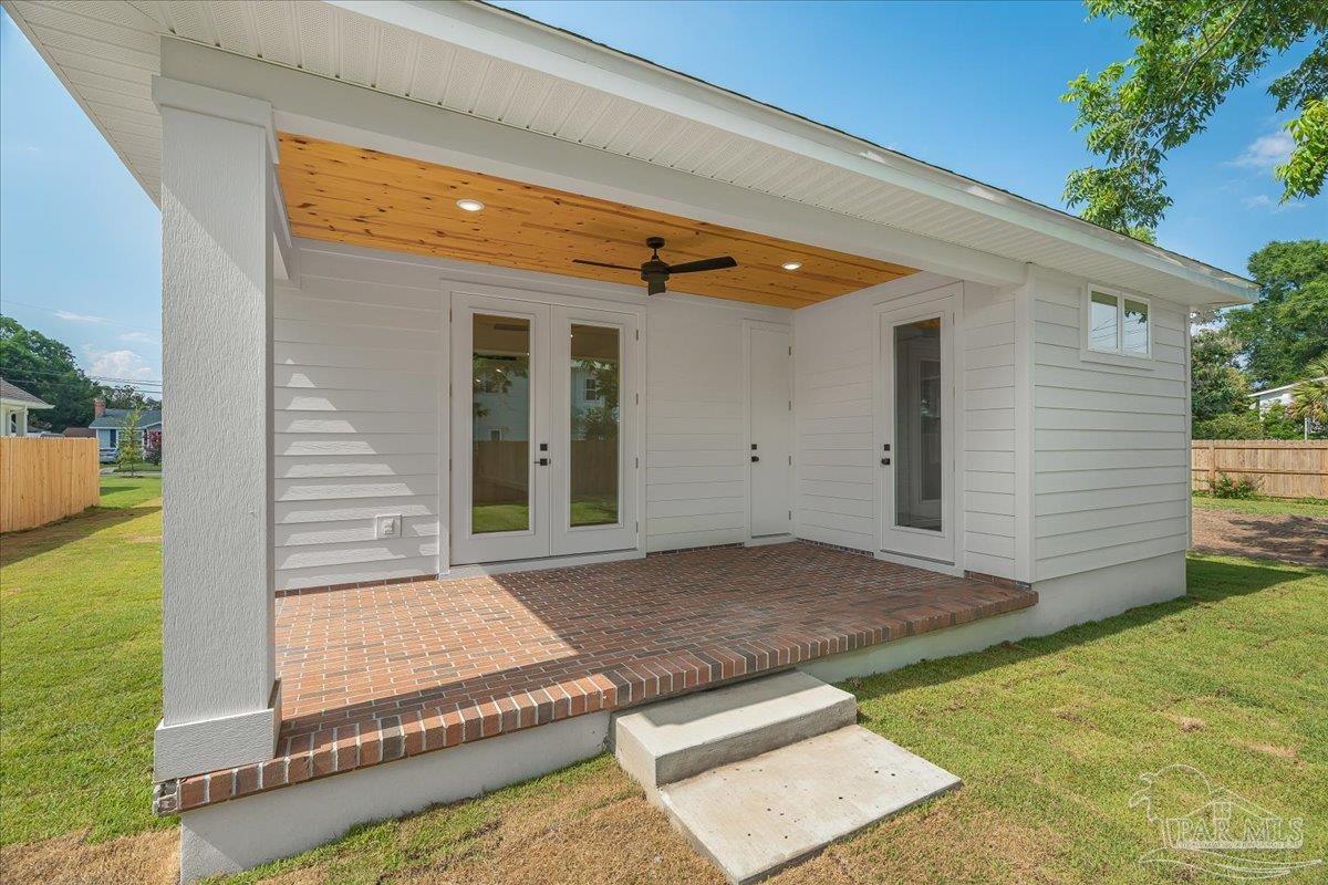 2811 E Gonzales St