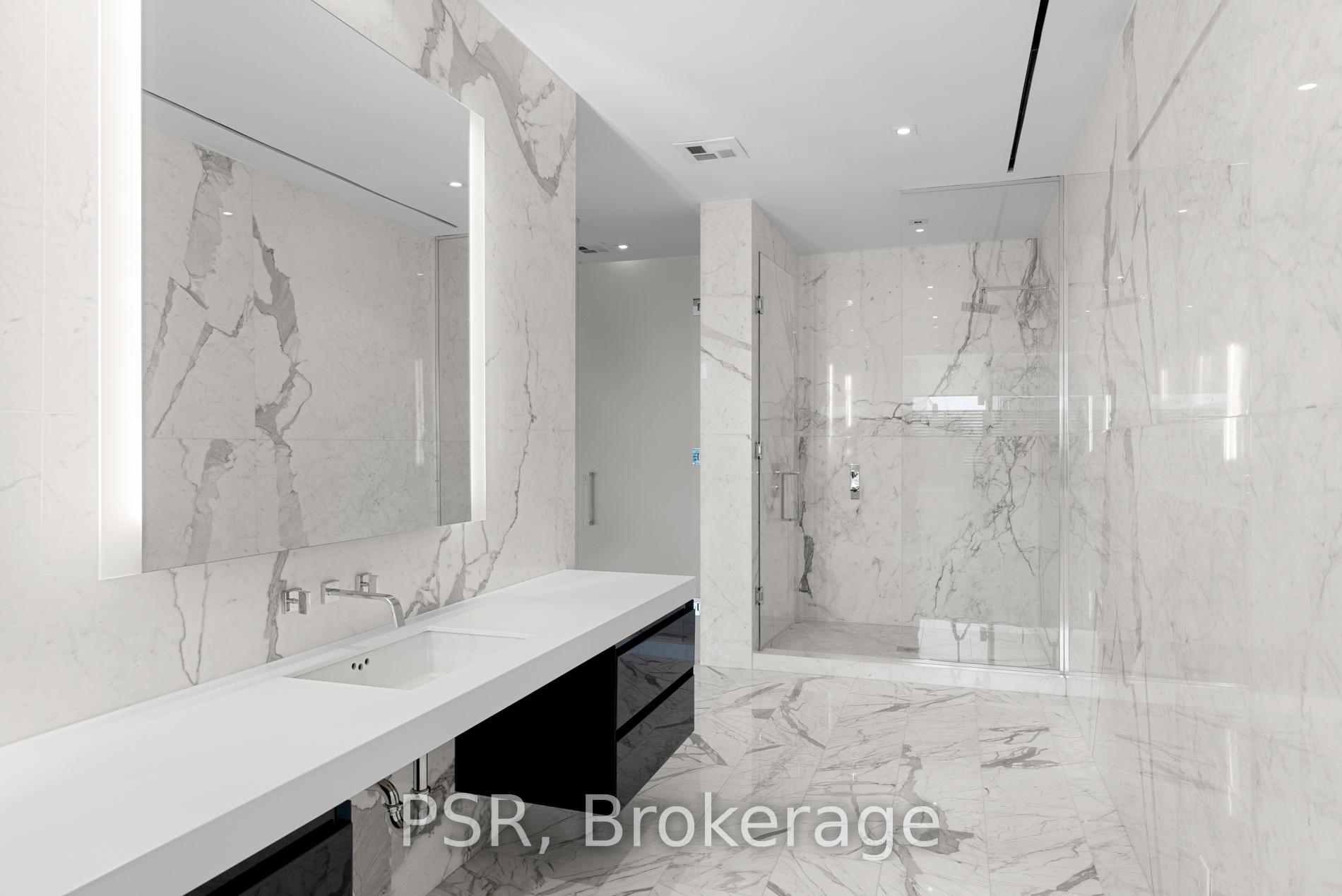 500 Wellington St W Unit: Ph1001