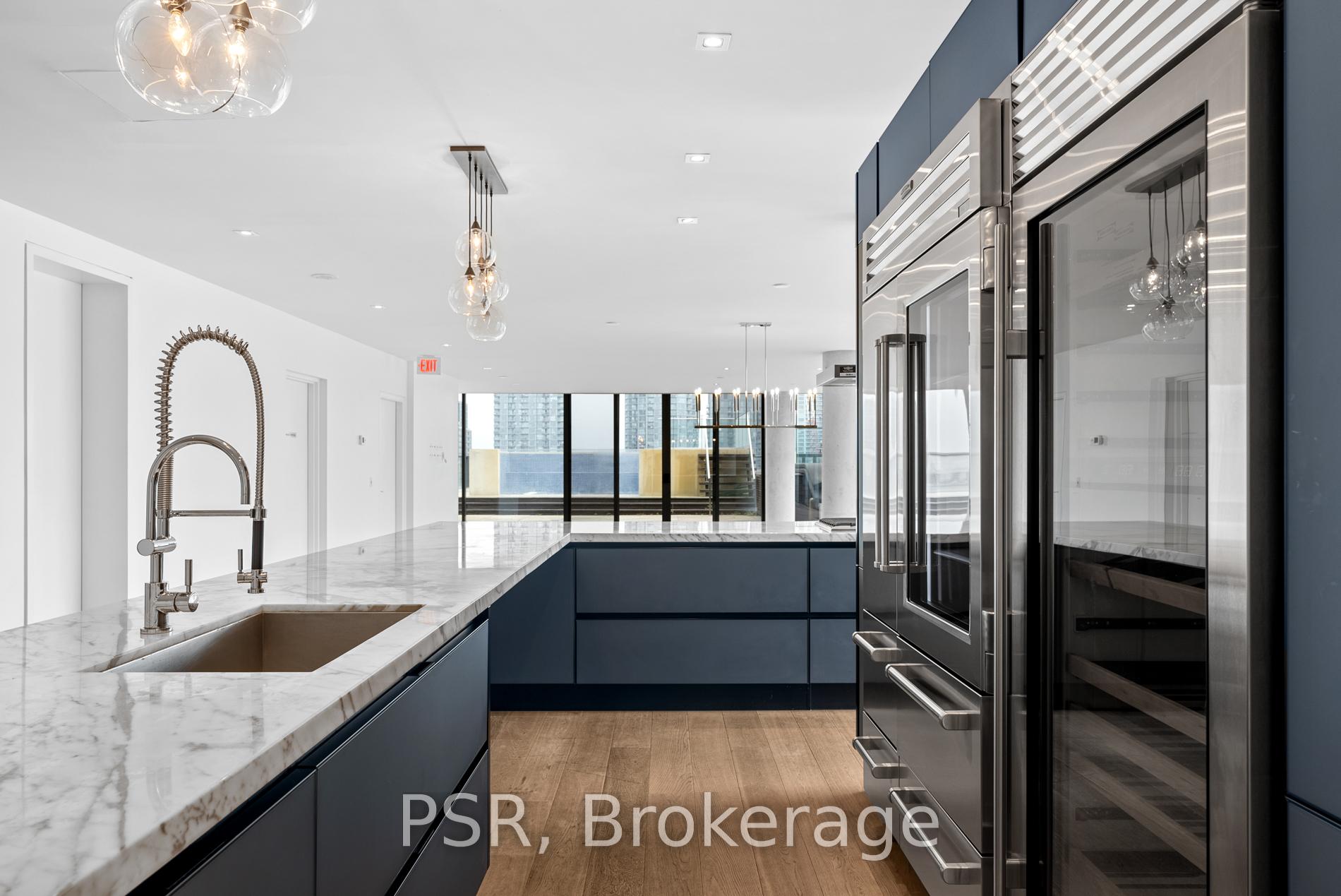 500 Wellington St W Unit: Ph1001