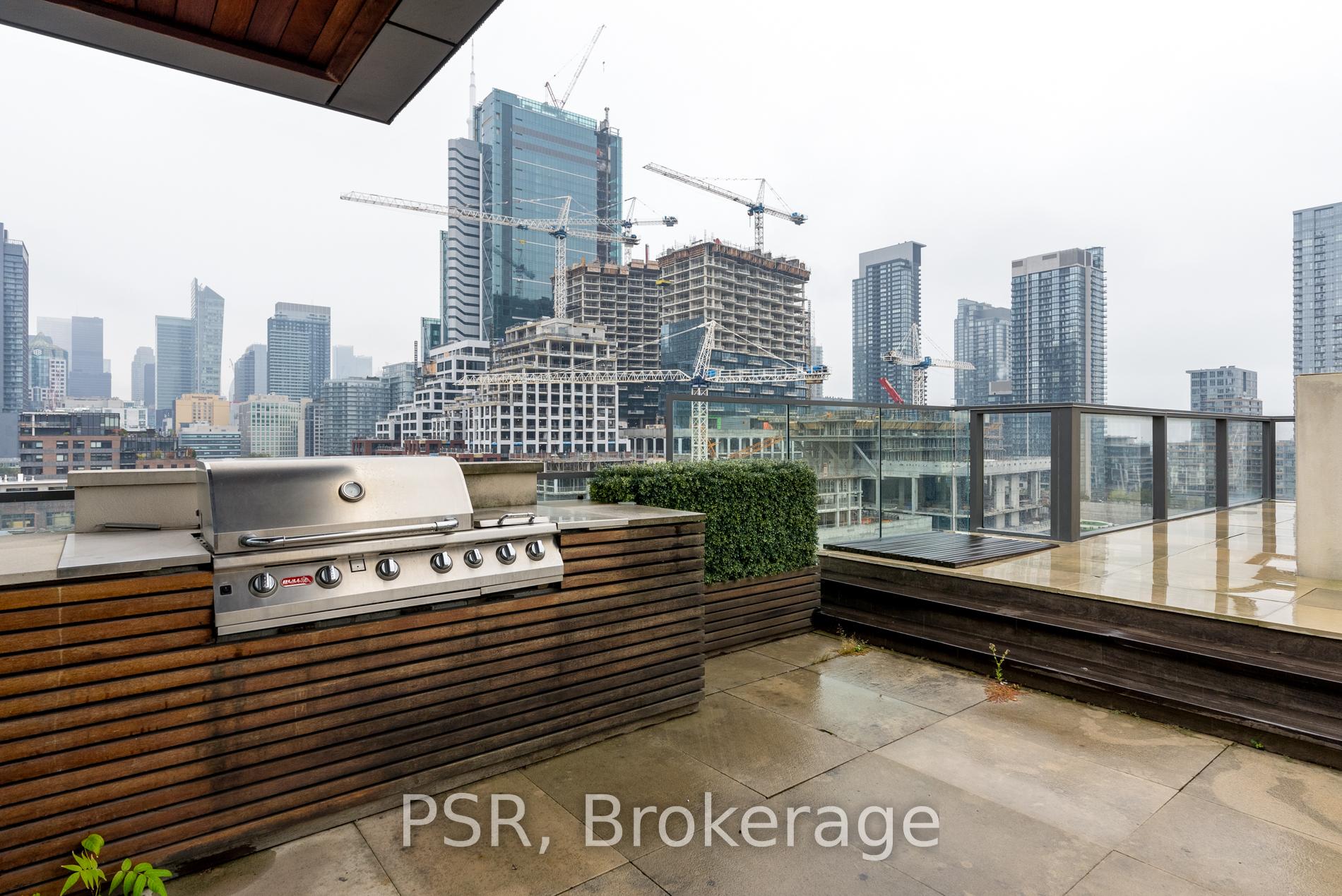 500 Wellington St W Unit: Ph1001