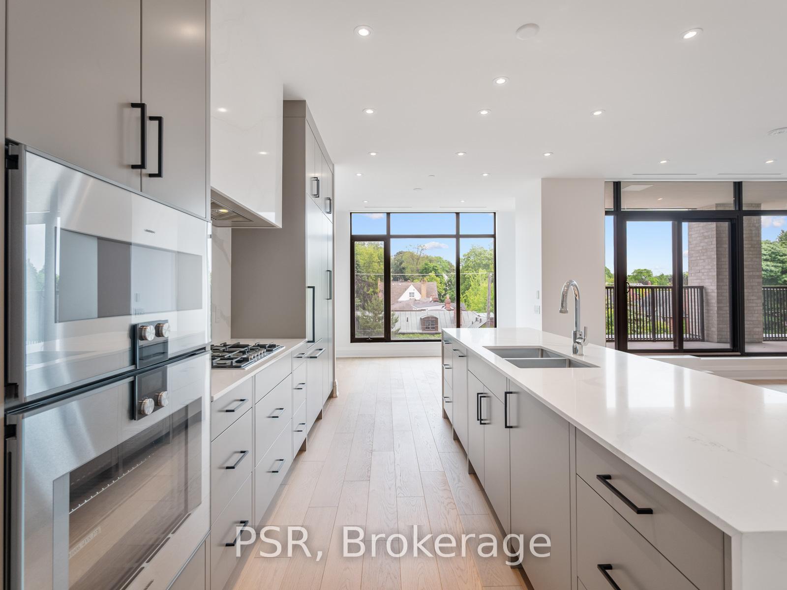 #4C - 2010 Bathurst Street, Toronto Unit: 4C