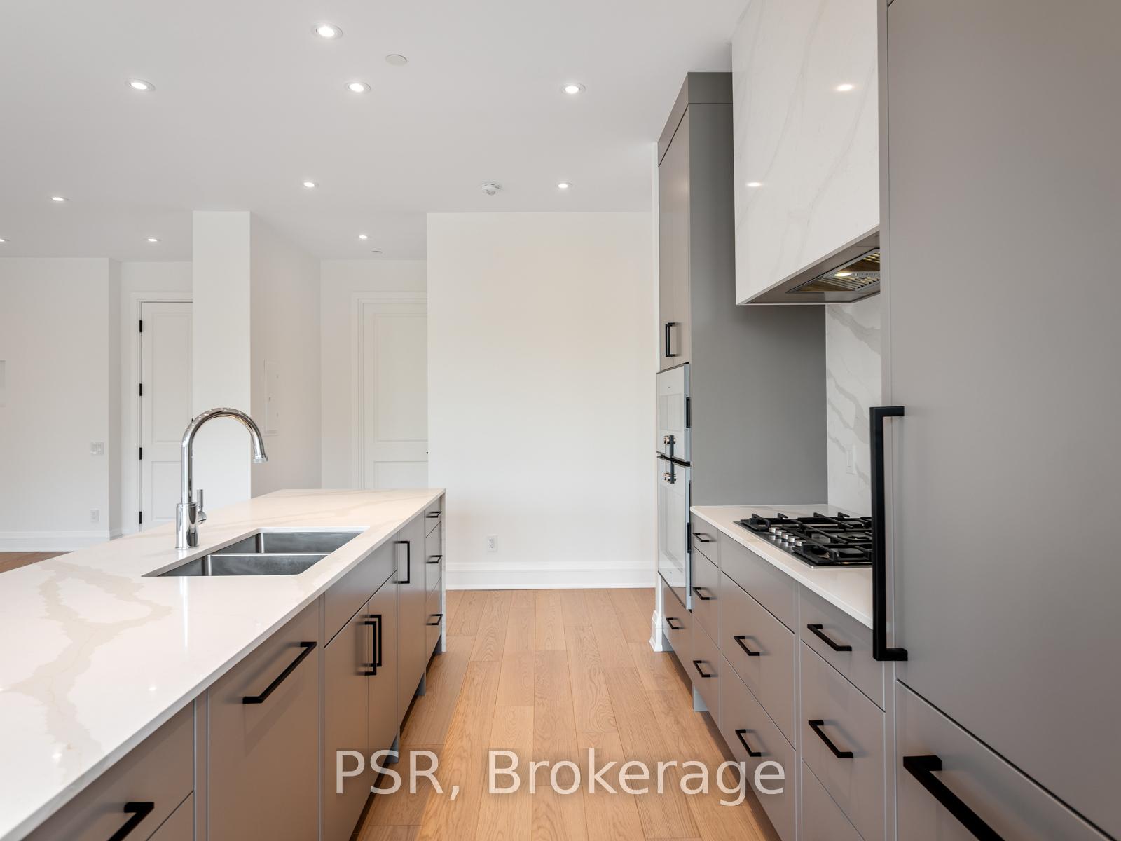 #4C - 2010 Bathurst Street, Toronto Unit: 4C